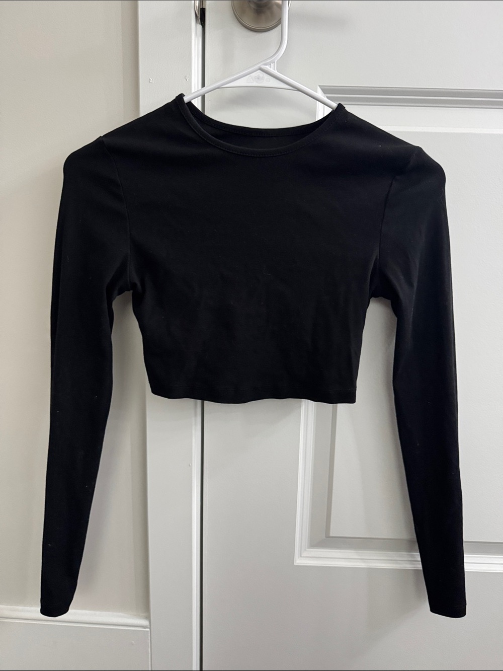 SHEIN Black Long-Sleeve Crop Top - Sleek Everyday Layer